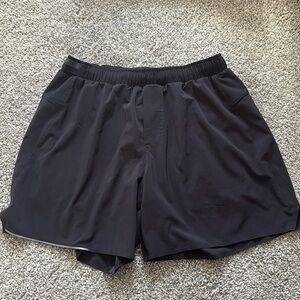 Lululemon men’s black athletic shorts size L
